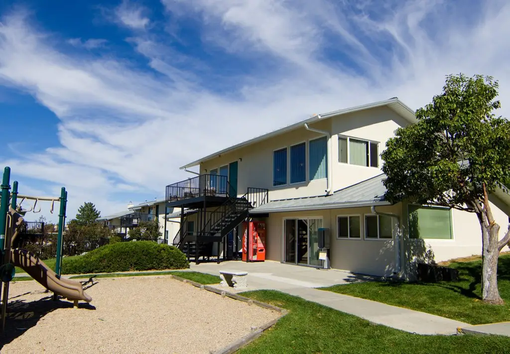 Exterior Image of Spring Hill Apartments.